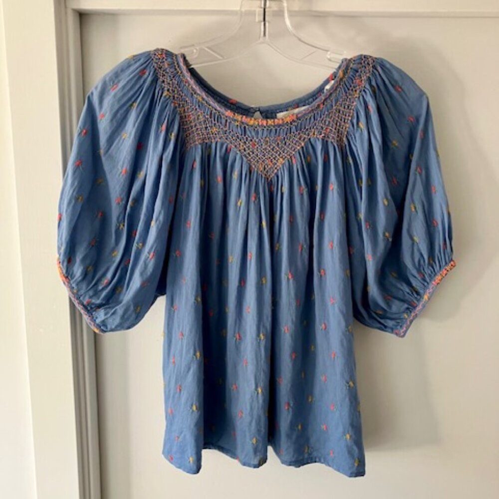 Doen Amna Blouse in Ciel Carnation Embroidery